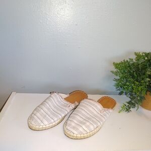 Maurices womens slip on flats size 9